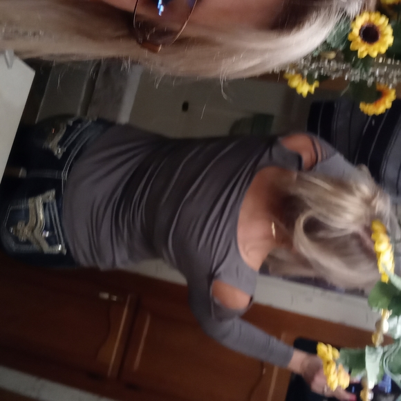 "Rock & Republic" brand. Long sleeve cut out top. Size L. - Picture 3 of 5